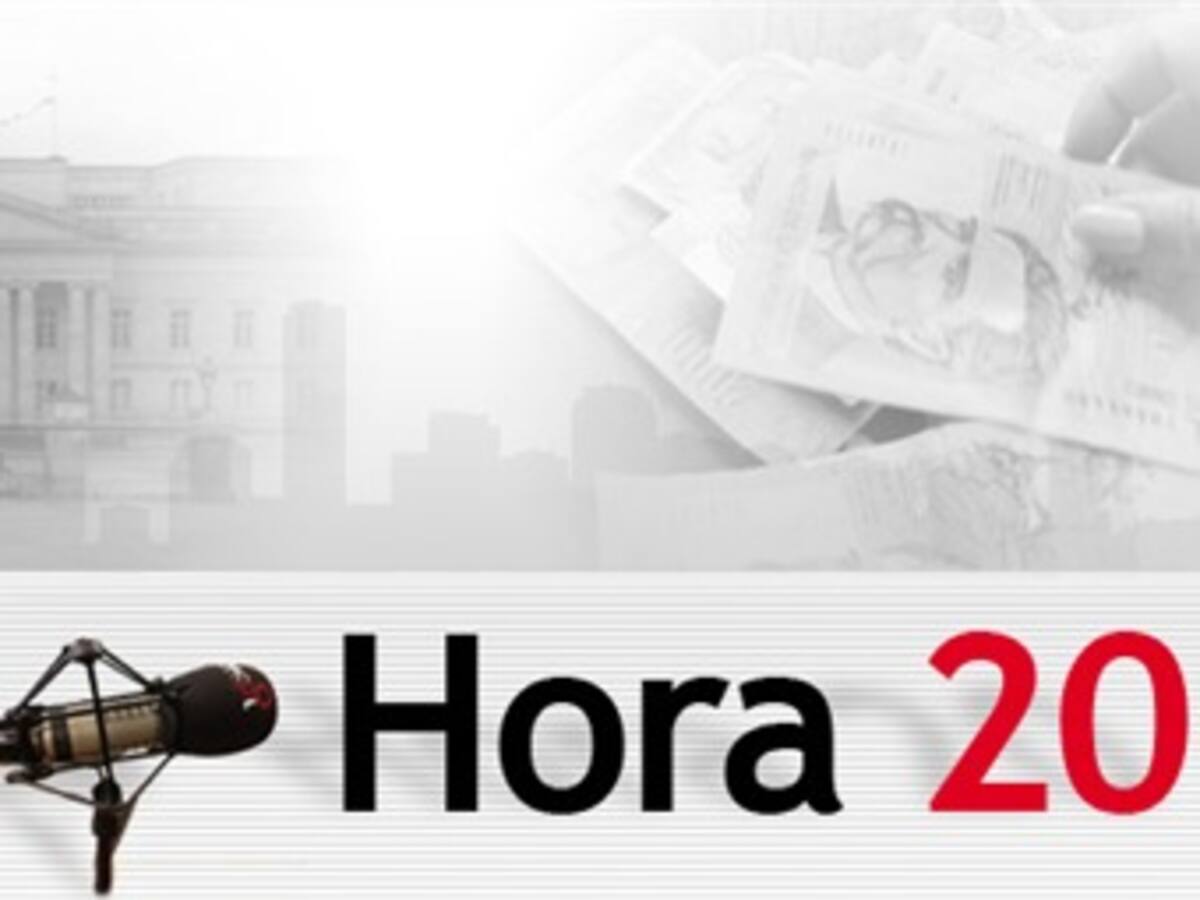 "Hay un interés político de la izquierda por pegarle al presidente Uribe": Francisco Santos