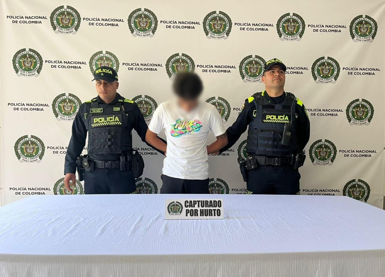 El capturado fue dejado a disposición de las autoridades por el delito de hurto. Foto: Policía Metropolitana.