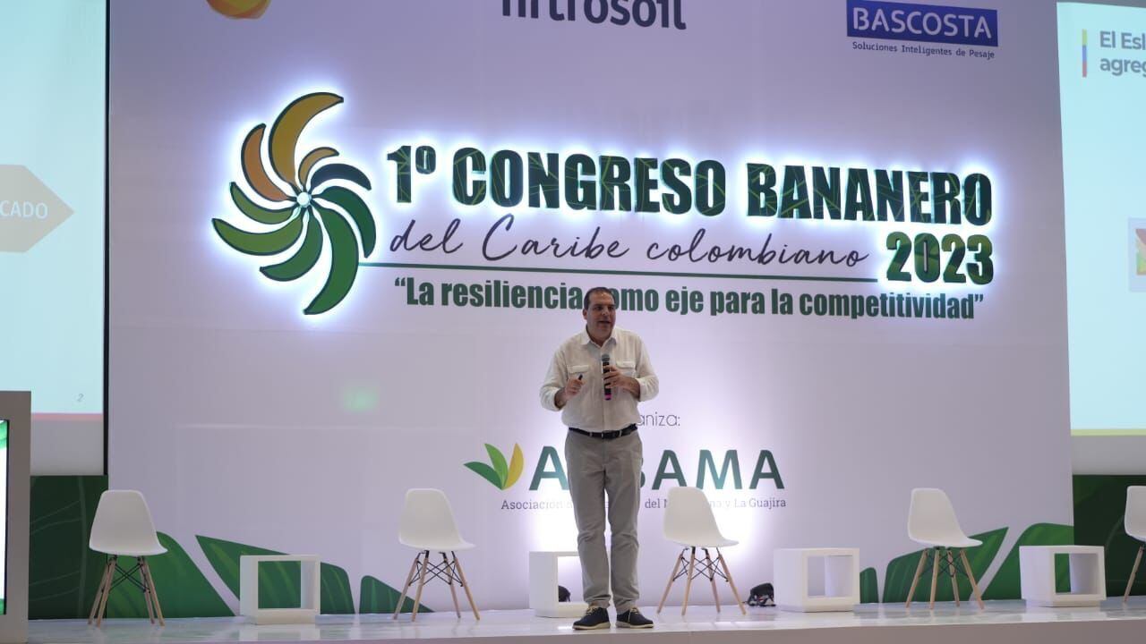 Luis Alberto Villegas, viceministro de Asuntos Agropecuarios en Congreso Bananero . Ministerio de Agricultura