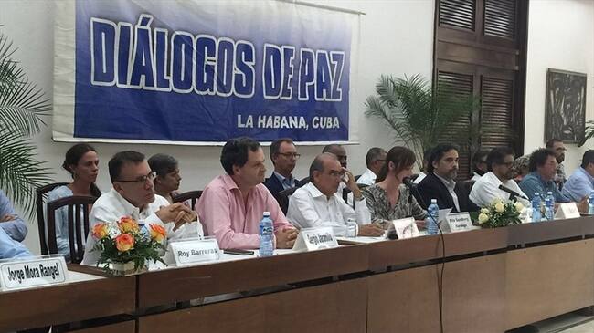 Las delegaciones del Gobierno Nacional y las Farc dieron a conocer los acuerdos alcanzados en el marco del proceso de paz. Foto: Colprensa