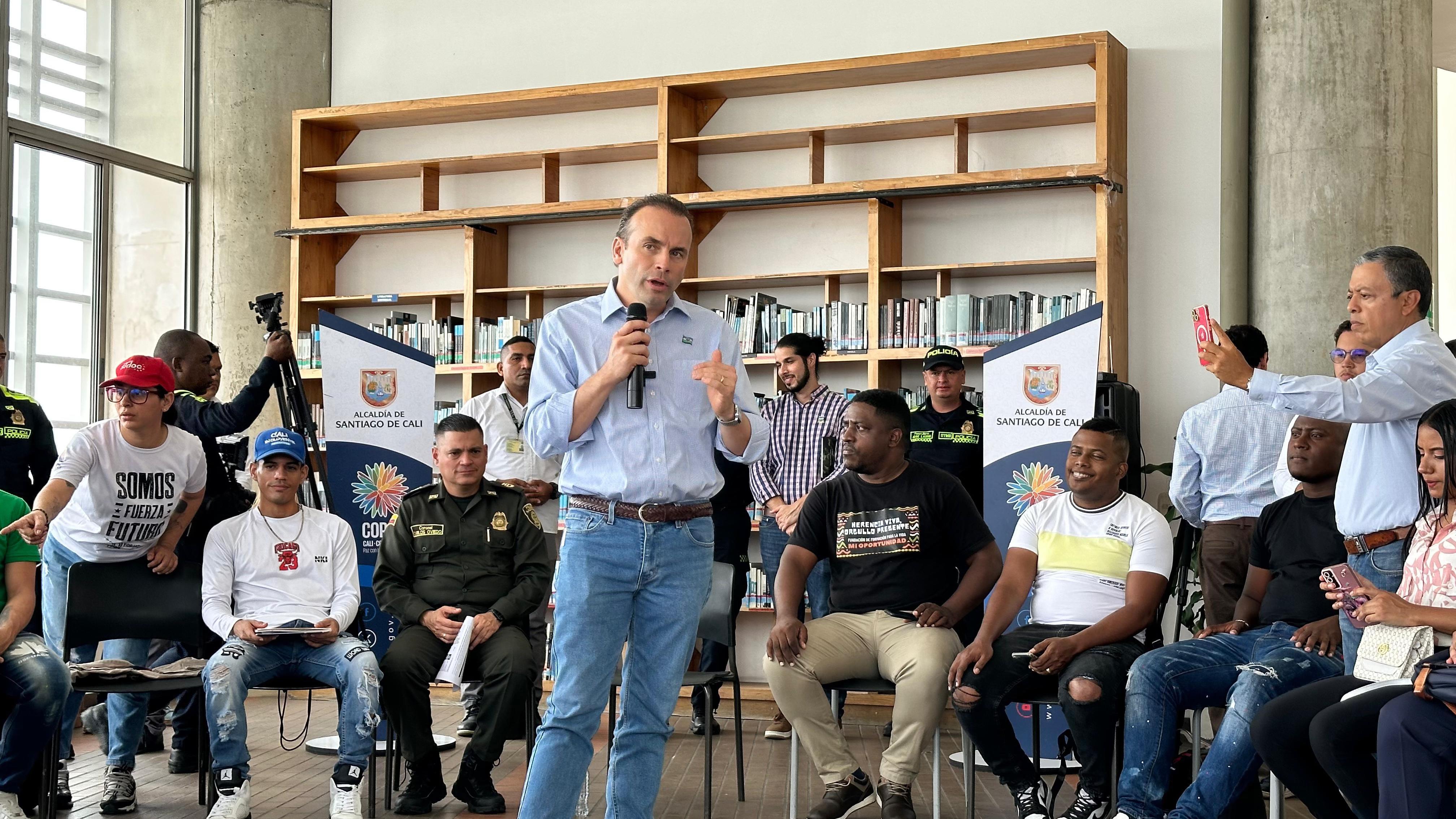 “Jóvenes, ustedes no están solos. Nos tienen a nosotros", dijo el alcalde de Cali, Alejandro Eder.