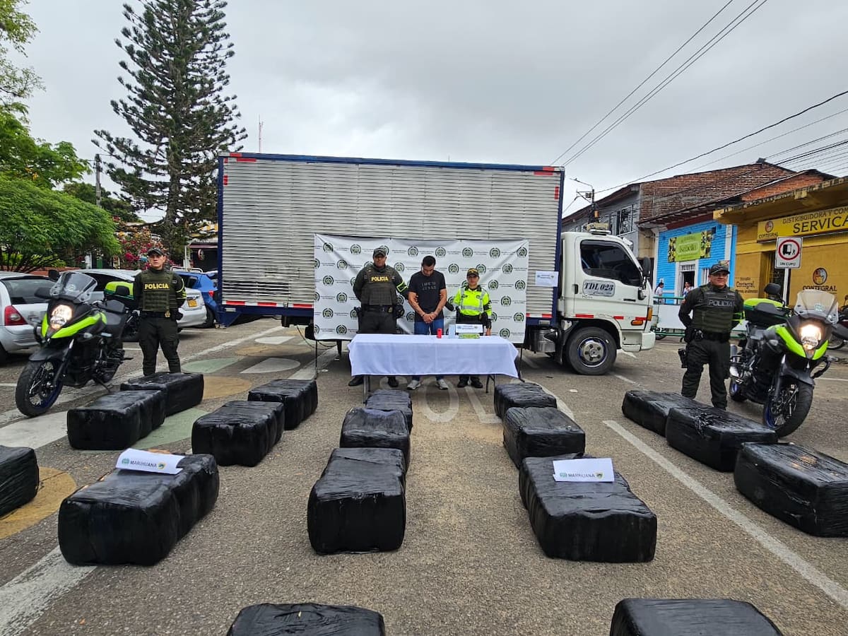 Golpe al narcotráfico incautan 1.700 kilos de marihuana en carretera del Huila
