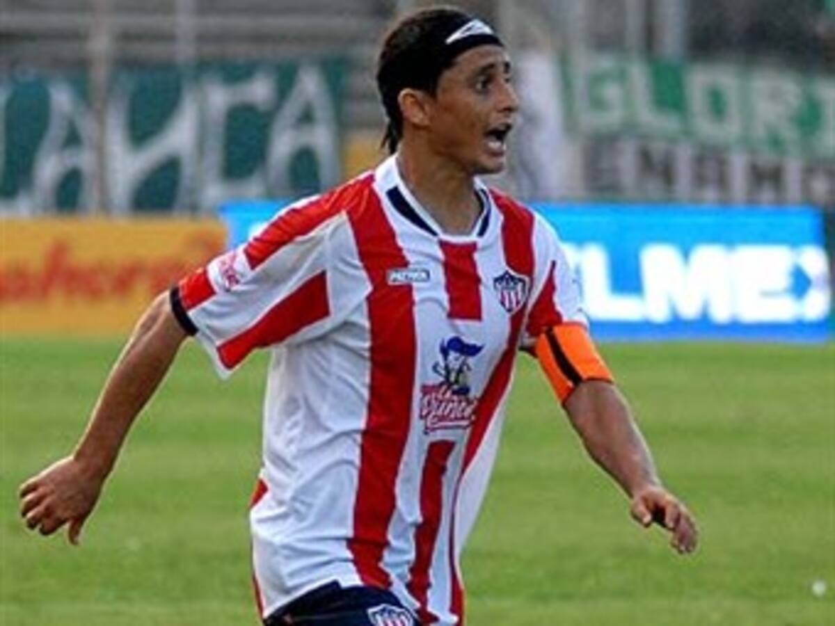 Giovanni Hernández se acerca a Universitario del Perú