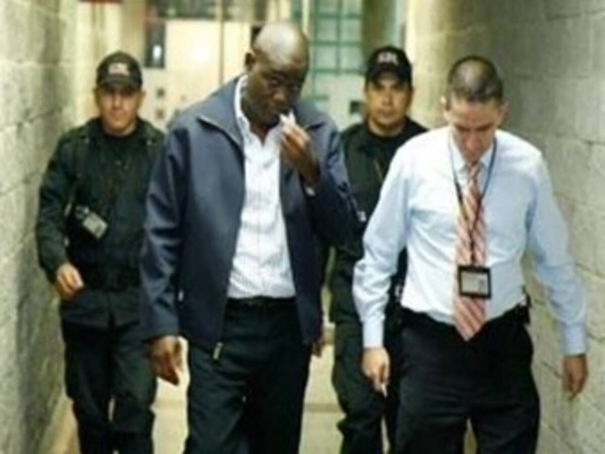Exsenador Juan Carlos Martínez fue trasladado a la clínica El Country