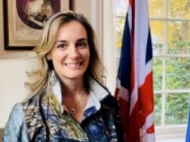Hija de Noemí Sanín saldrá del consulado de Colombia en Londres