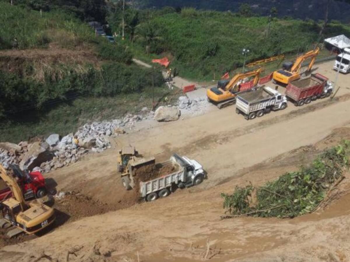 Invías dispuso maquinaria 24 horas en la autopista Medellín-Bogotá