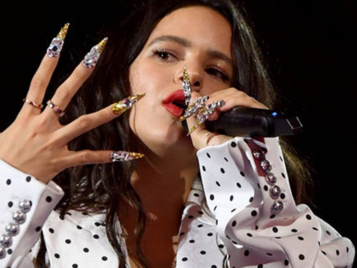 Verónica, la mujer tras las manicuras de Rosalía