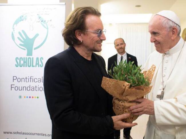 El papa Francisco habla de pederastia en privado con el cantante Bono