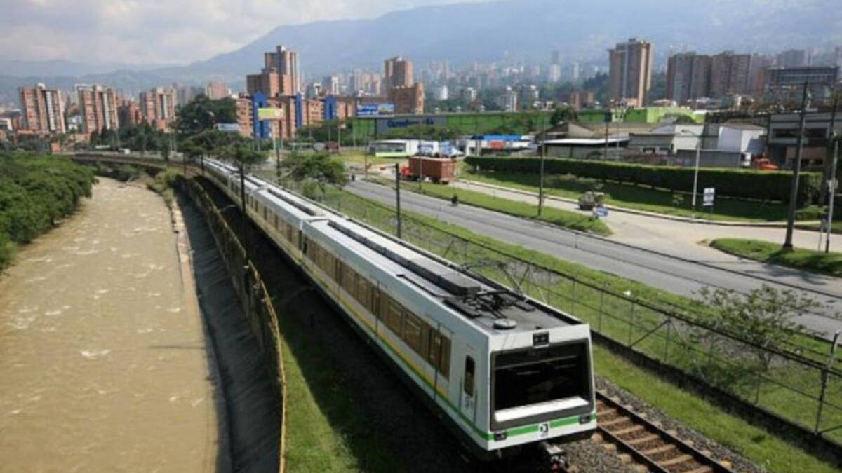 Metro de Medellín: Dos funcionarios murieron en accidente en la vía férrea