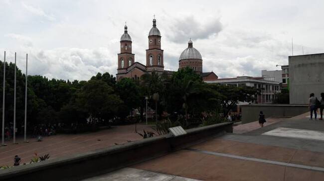 De lunes a viernes escuche 1150AM Las noticias de la región