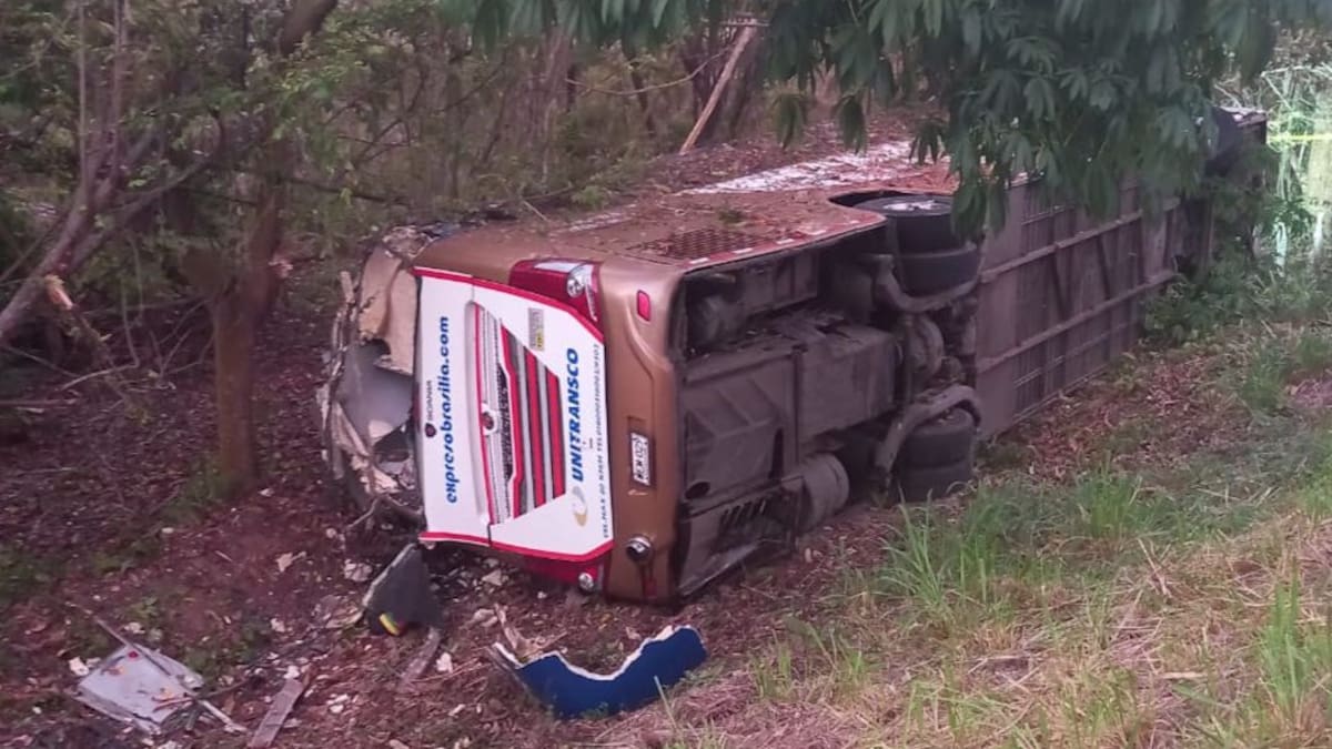 Accidente de bus al sur del Magdalena deja 5 muertos y al menos 30 heridos