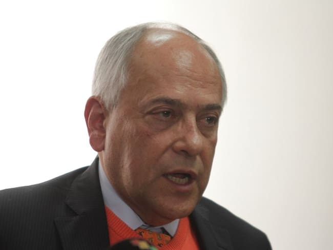 Senador José Obdulio Gaviria se desmayó en el Congreso