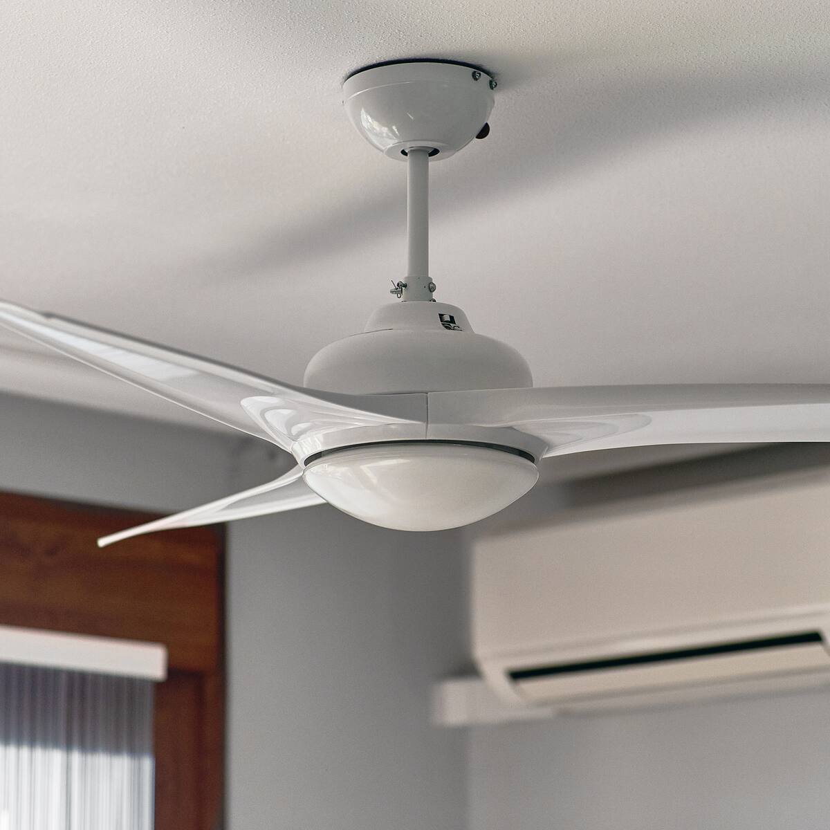 Este es el mejor lugar para colocar un ventilador y refrescar la casa, según la ciencia