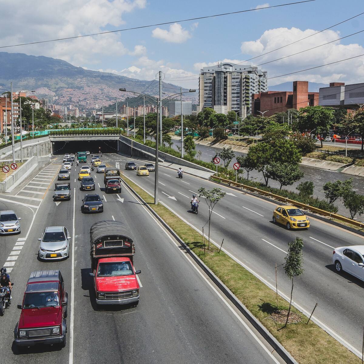 Habilitan pago del impuesto vehicular en Antioquia con descuentos hasta el 30 de abril