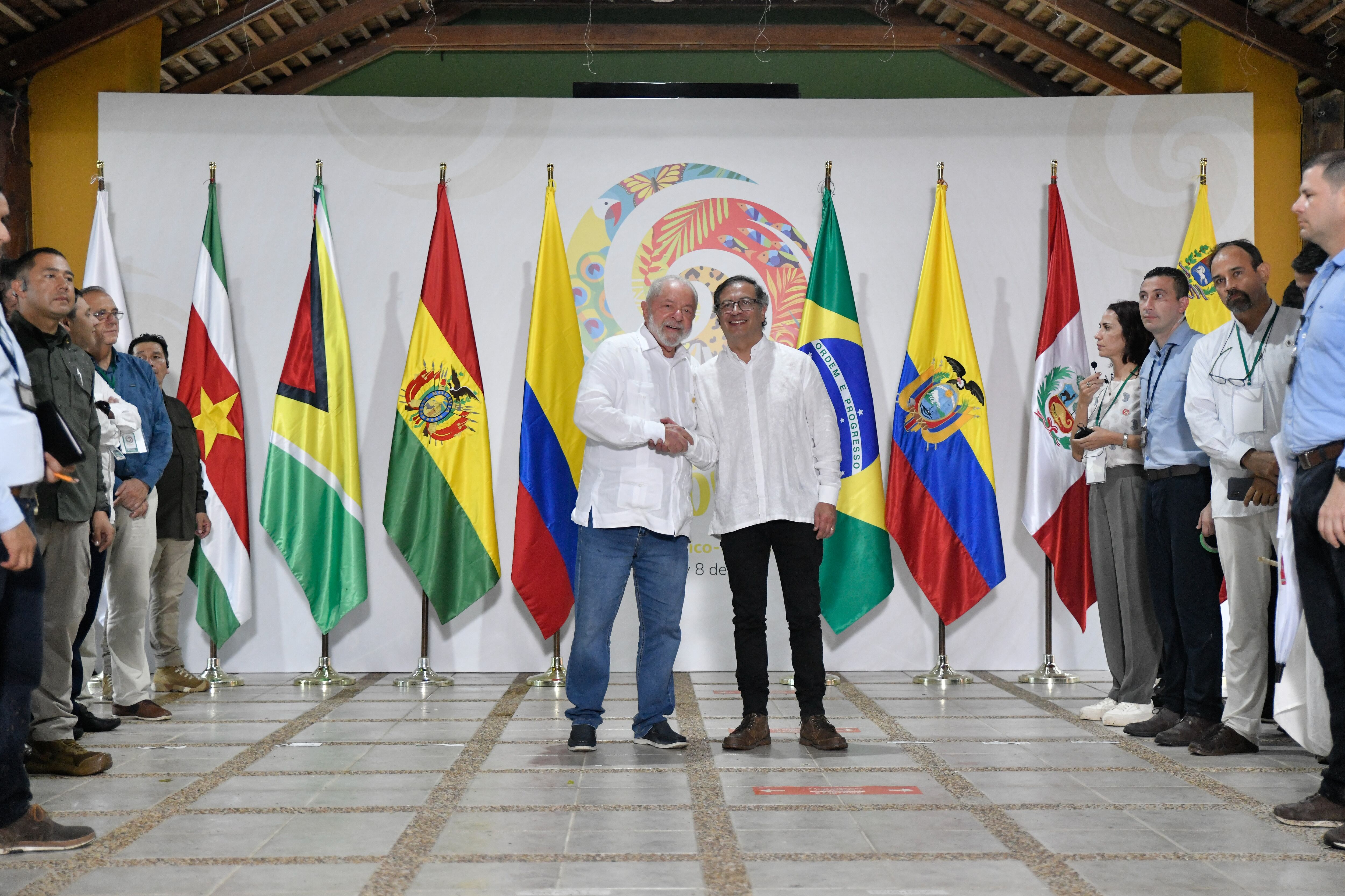 LETICIA, COLOMBIA - JULY 8: (----EDITORIAL USE ONLY - MANDATORY CREDIT - 'COLOMBIAN PRESIDENCY / HANDOUT' - NO MARKETING NO ADVERTISING CAMPAIGNS - DISTRIBUTED AS A SERVICE TO CLIENTS----) Colombian President, Gustavo Petro (R) and Brazilian President Luiz Inacio Lula da Silva (L) pose for a picture after attending a meeting on the protection of the Amazon Forest, in Leticia, Colombia on July 8, 2023. (Photo by Colombian Presidency / Handout/Anadolu Agency via Getty Images)