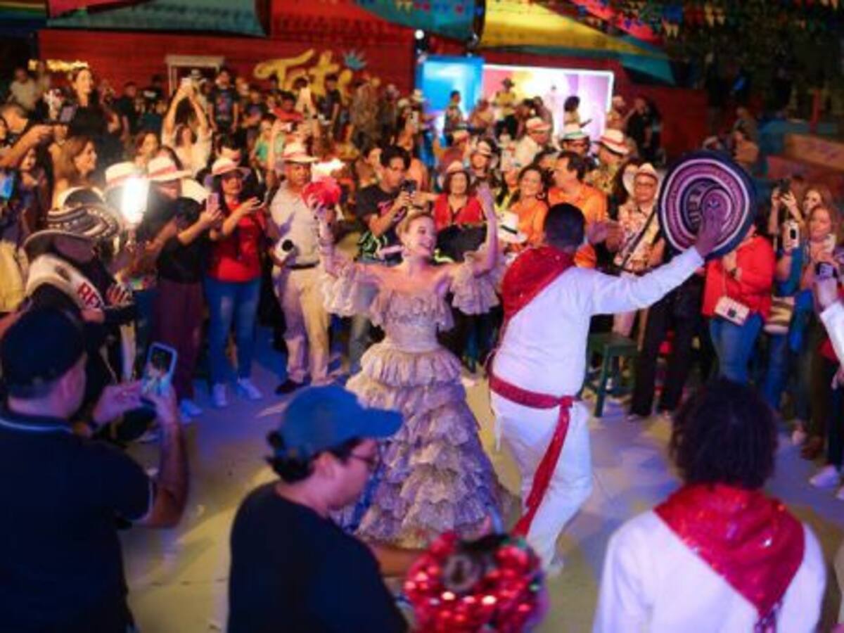 Tatiana Angulo, reina del Carnaval 2025, abre las puertas de su Palacio Real ‘La Bacana’