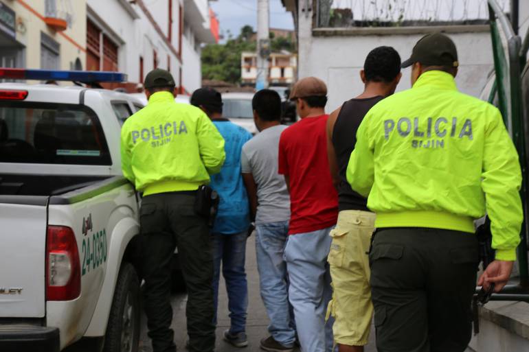 Los cuatro capturados que confesaron haber participado en el robo a una finca en Neira (Caldas). 