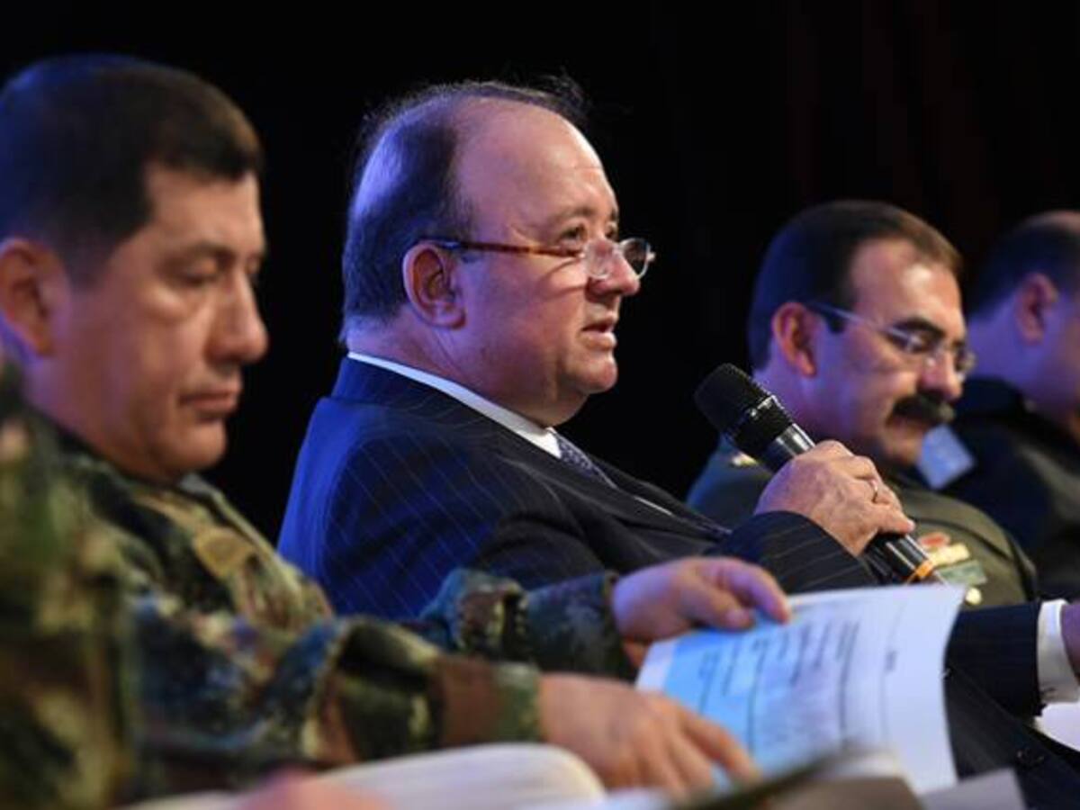 Nuevos anónimos motivaron retiro de petición de ascenso del general Martínez