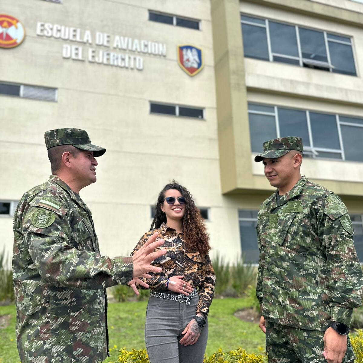 El chat de mamá y la medalla al mérito: la historia de una soldado que soñó en grande