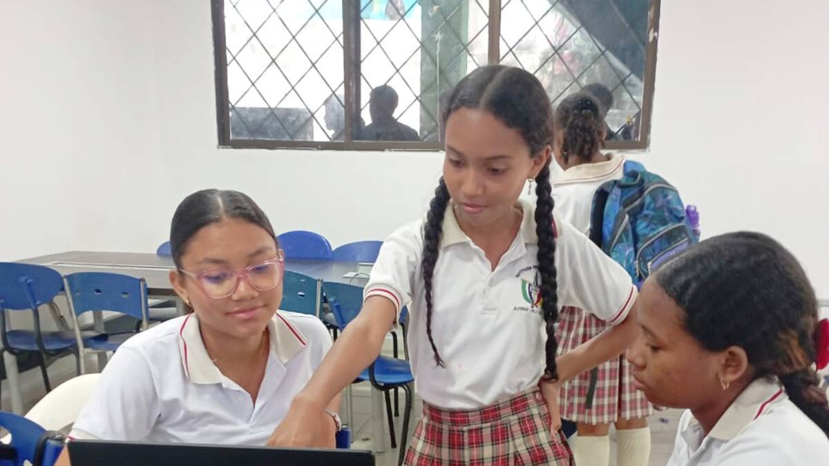 Colegio de Turbaco realizó ‘Consulta Popular Estudiantil’ para invertir sus recursos
