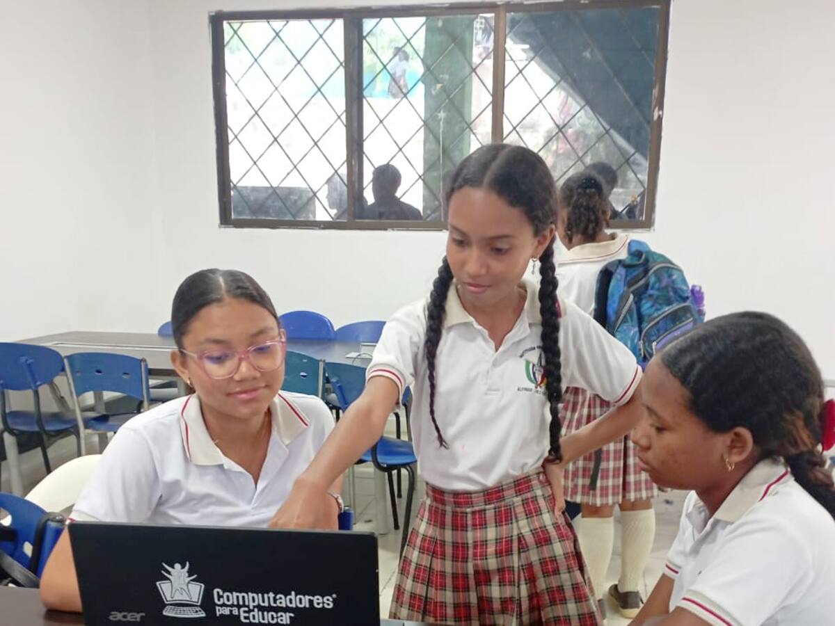Colegio de Turbaco realizó ‘Consulta Popular Estudiantil’ para invertir sus recursos