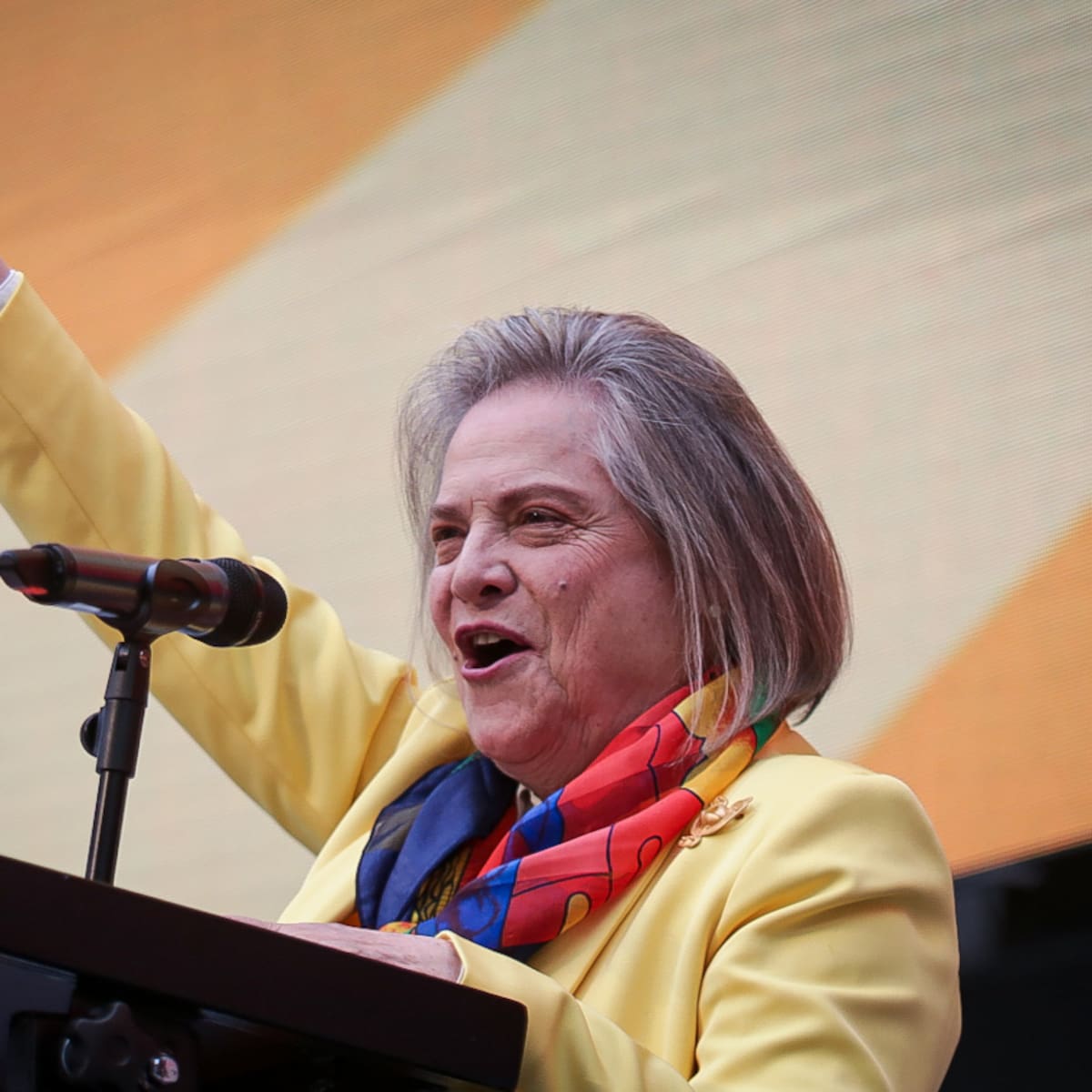 “Si no estoy en la segunda vuelta presidencial, estaré con Iván Cepeda”: Clara López