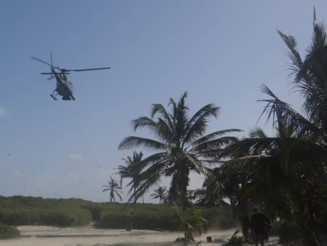 Intensifican búsqueda de sexto pasajero de helicóptero de la Armada accidentado cerca de San Andres
