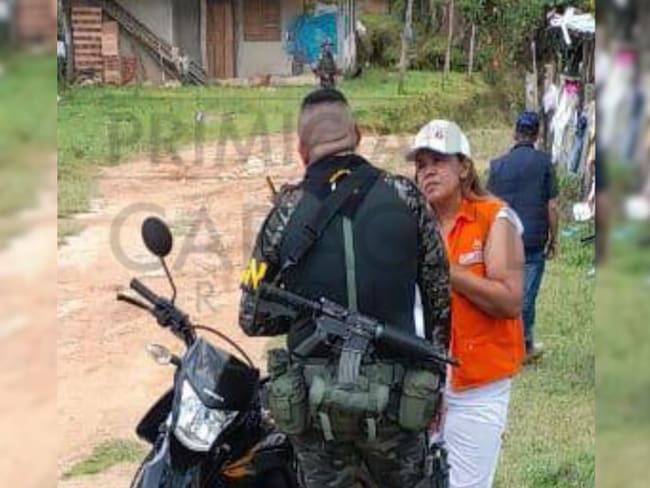 Revelan nuevas fotos de las ACSN, pero ahora con dirigentes de Fuerza Ciudadana(Caracol Radio)