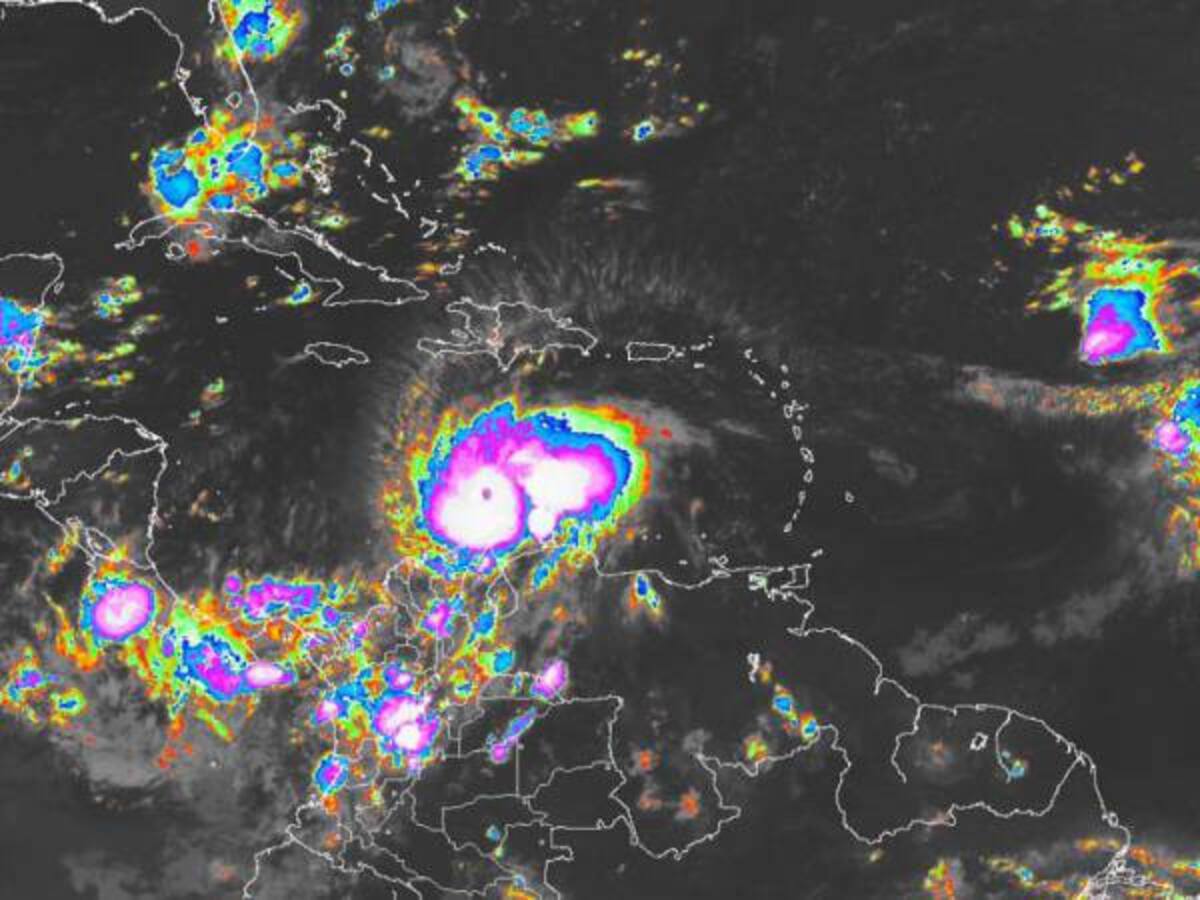 Paralizados turismo y pesca artesanal en el Golfo de Morrosquillo por el huracán Matthew