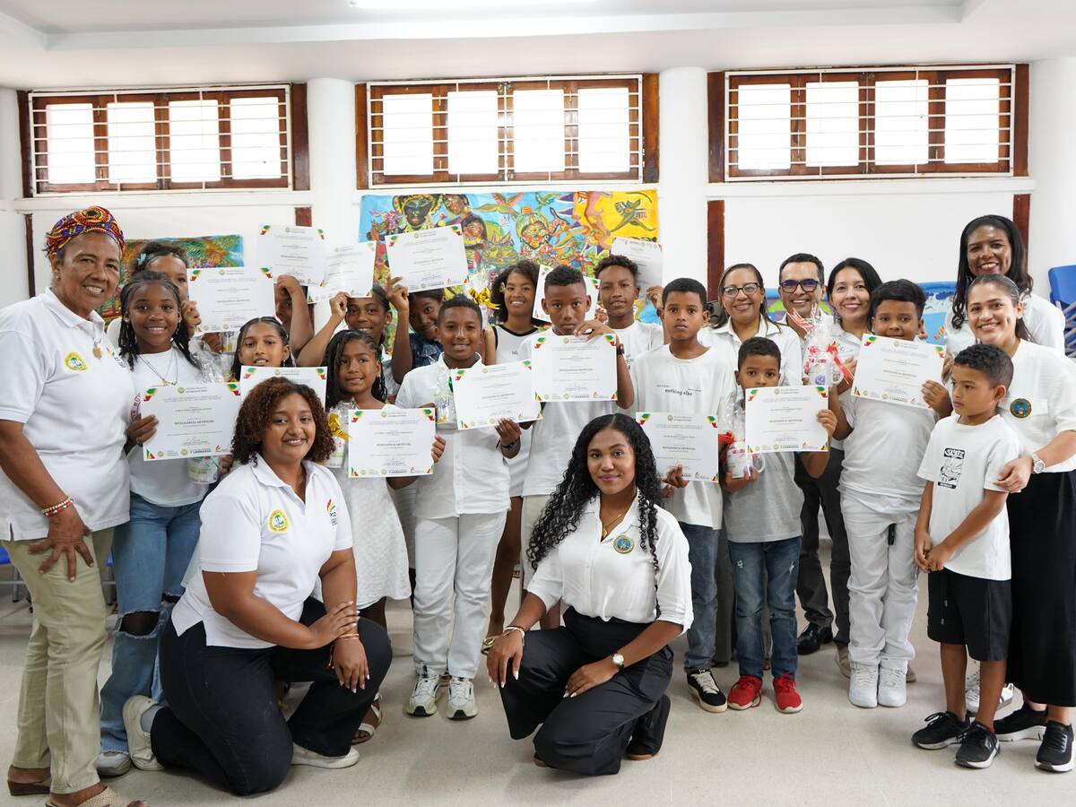 Niños de La Boquilla en Cartagena recibieron certificación con el curso en Inteligencia Artificial