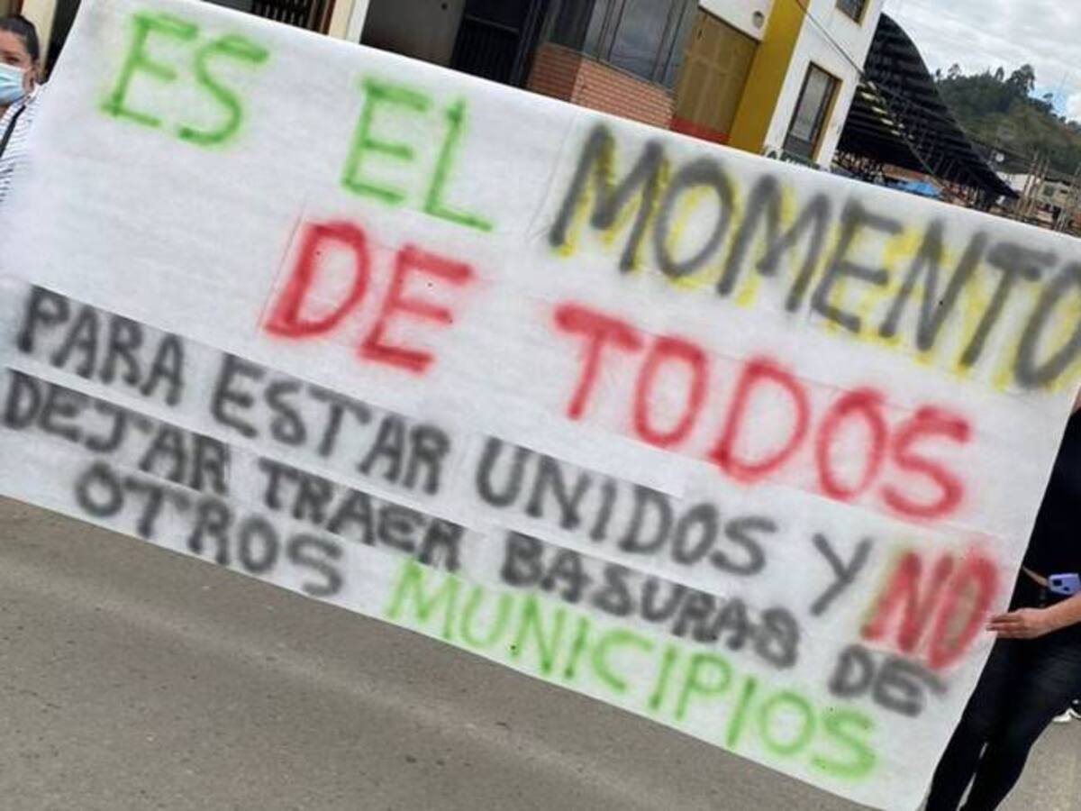 Comunidades continúan protesta frente al relleno sanitario de Garagoa