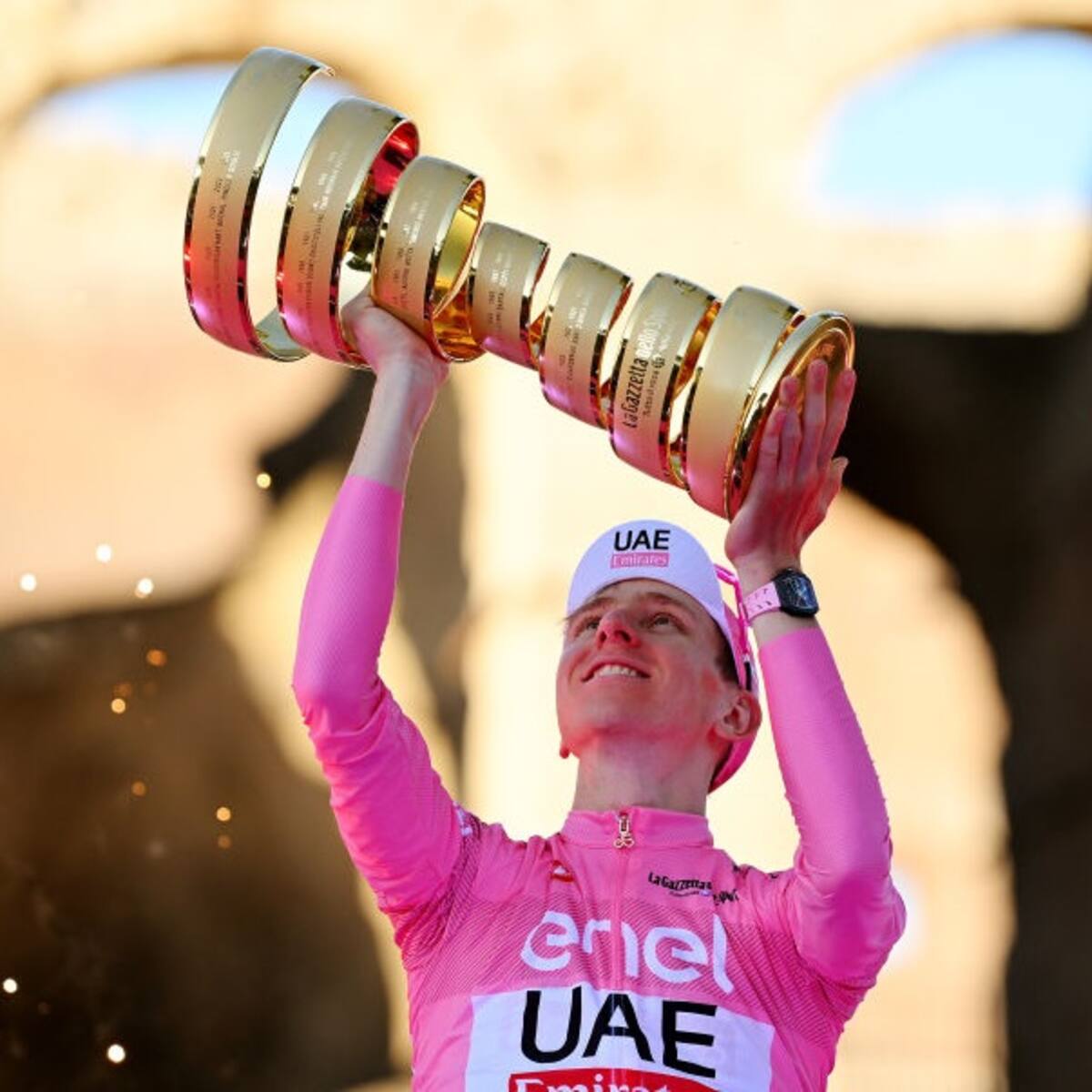 Tadej Pogačar conquista el Giro de Italia; Daniel Martínez, subcampeón