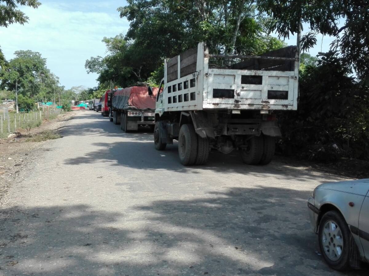 Transportadores piden acelerar reparación de carretera entre Tibú y Cúcuta