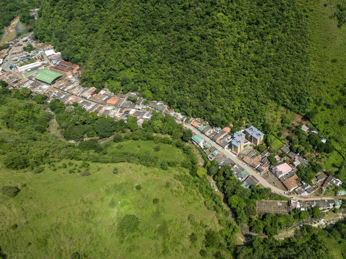 Tres soldados resultaron heridos tras ataque del Clan del Golfo en Uramita, Antioquia