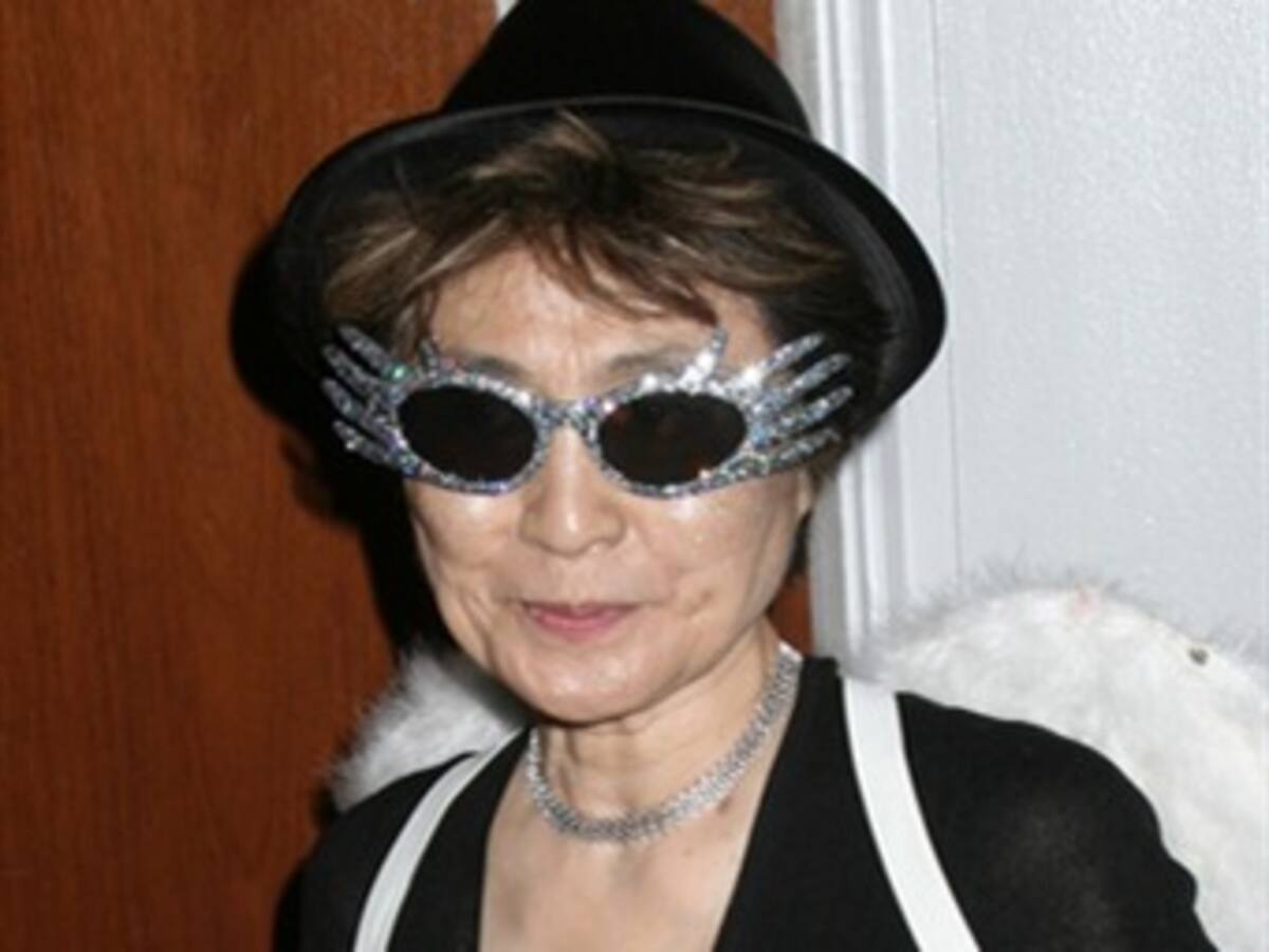 Yoko Ono expone en Delhi y dedica su obra a las mujeres indias