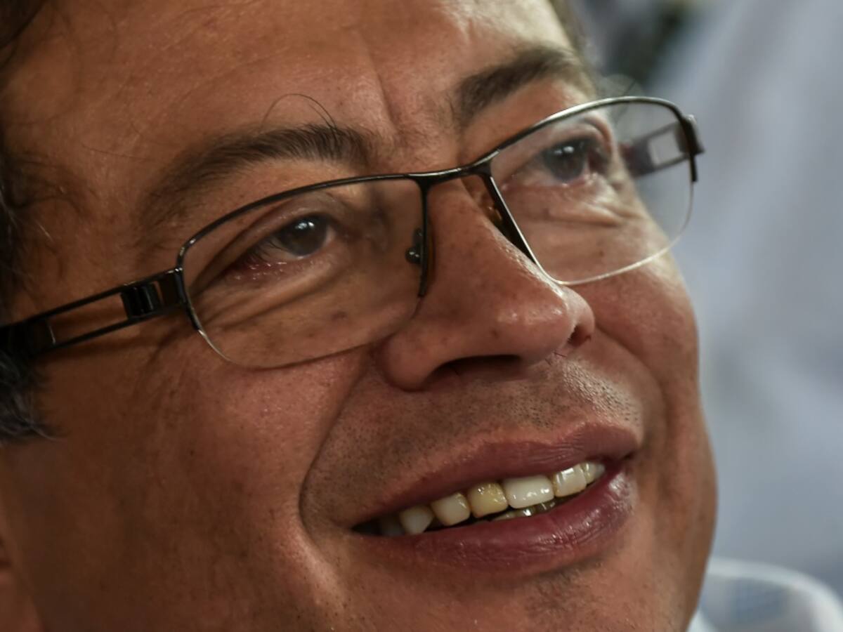 El 25 de mayo habrá vuelo humanitario de Cuba en el que regresa Petro