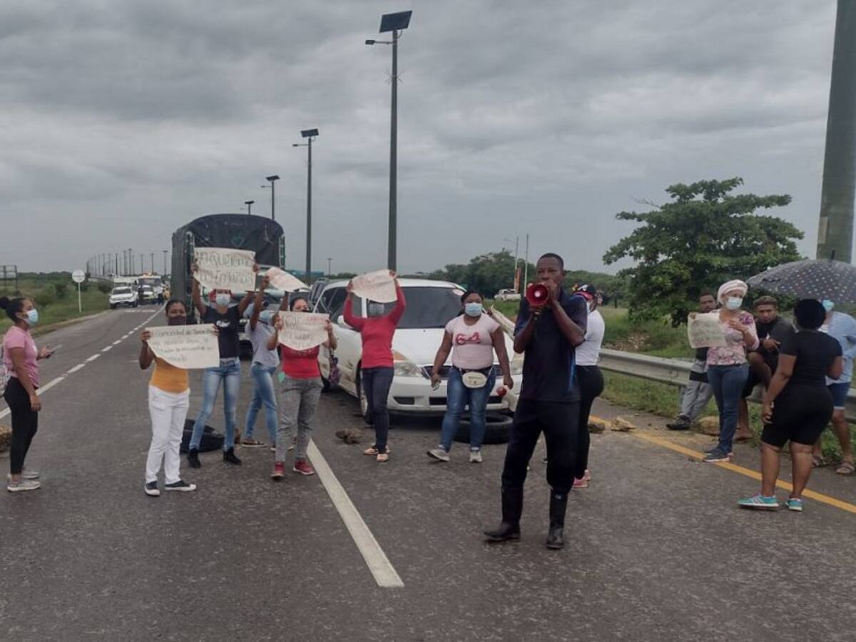 Nativos de Tierrabaja protestaron en la vía al Mar