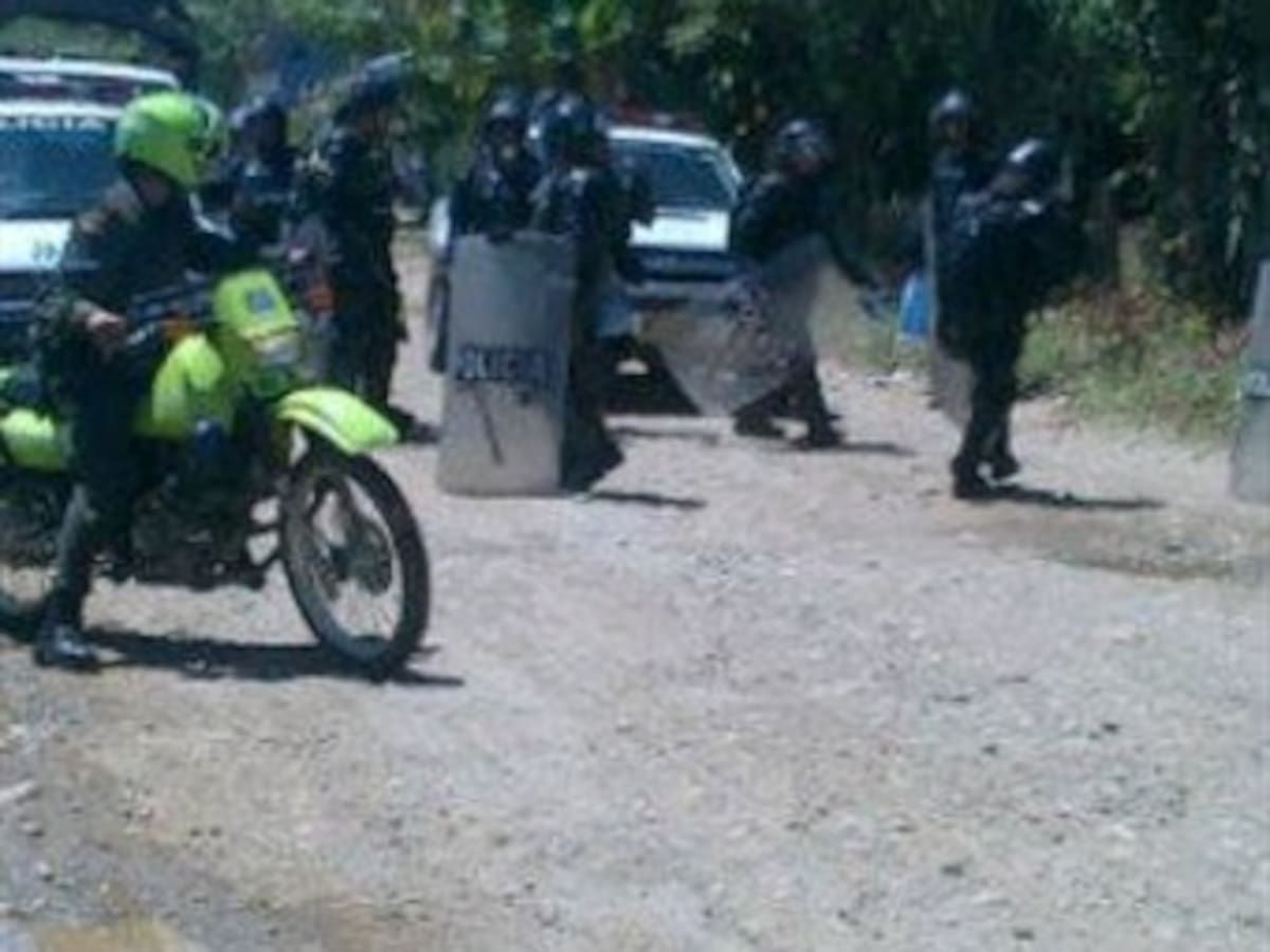 Enfrentamientos en Tibú dejan 3 policías heridos, 4 personas detenidas y daños materiales