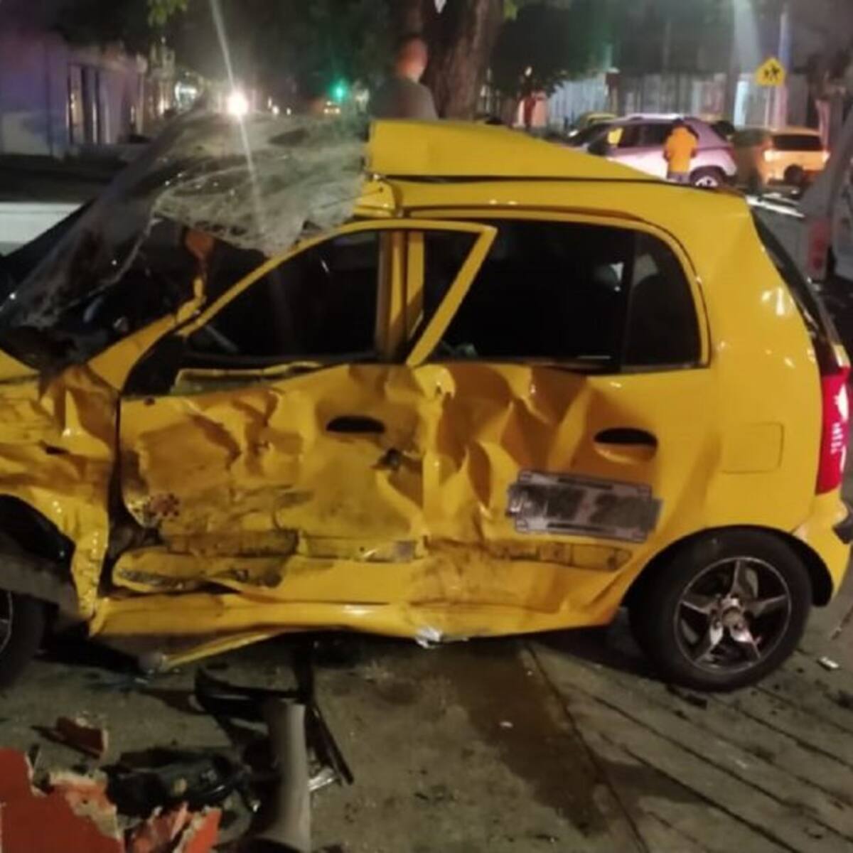 Un herido dejó accidente entre un taxi y una camioneta en Barranquilla