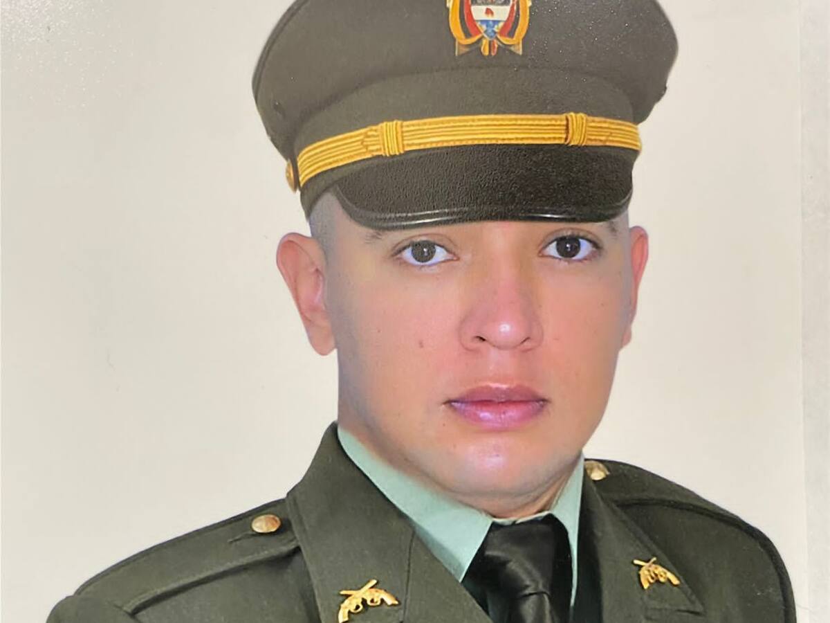 Ofrecen recompensa de 100 millones para dar con asesinos de policía en Medellín