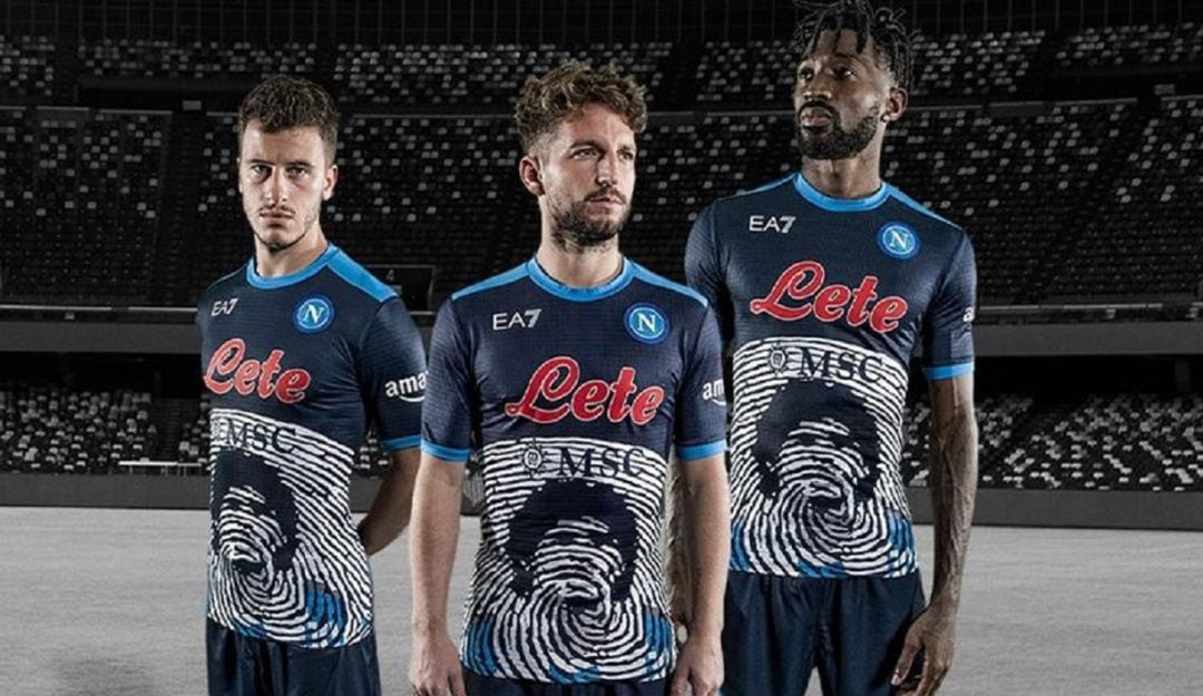 Camiseta homenaje a Diego Maradona.