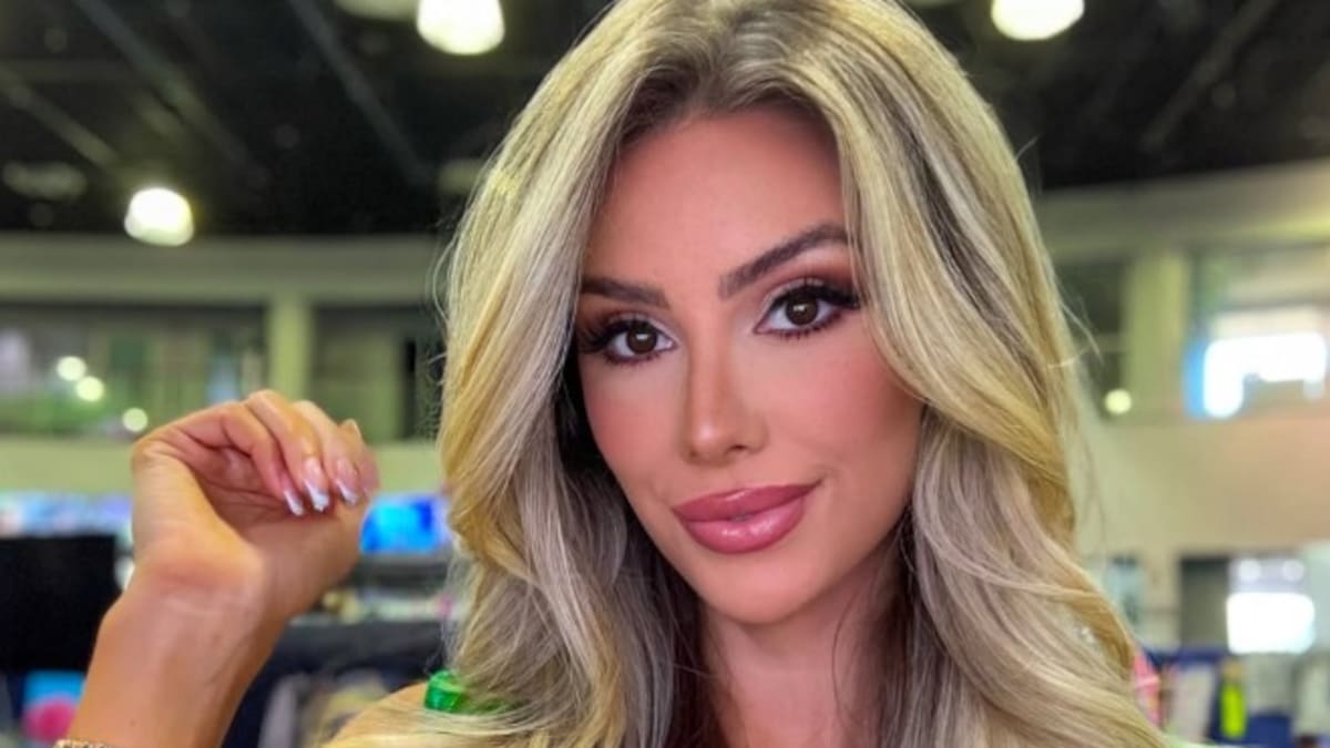 La historia de Sara Cardona, la reportera colombiana que cubre el fútbol americano de la NFL