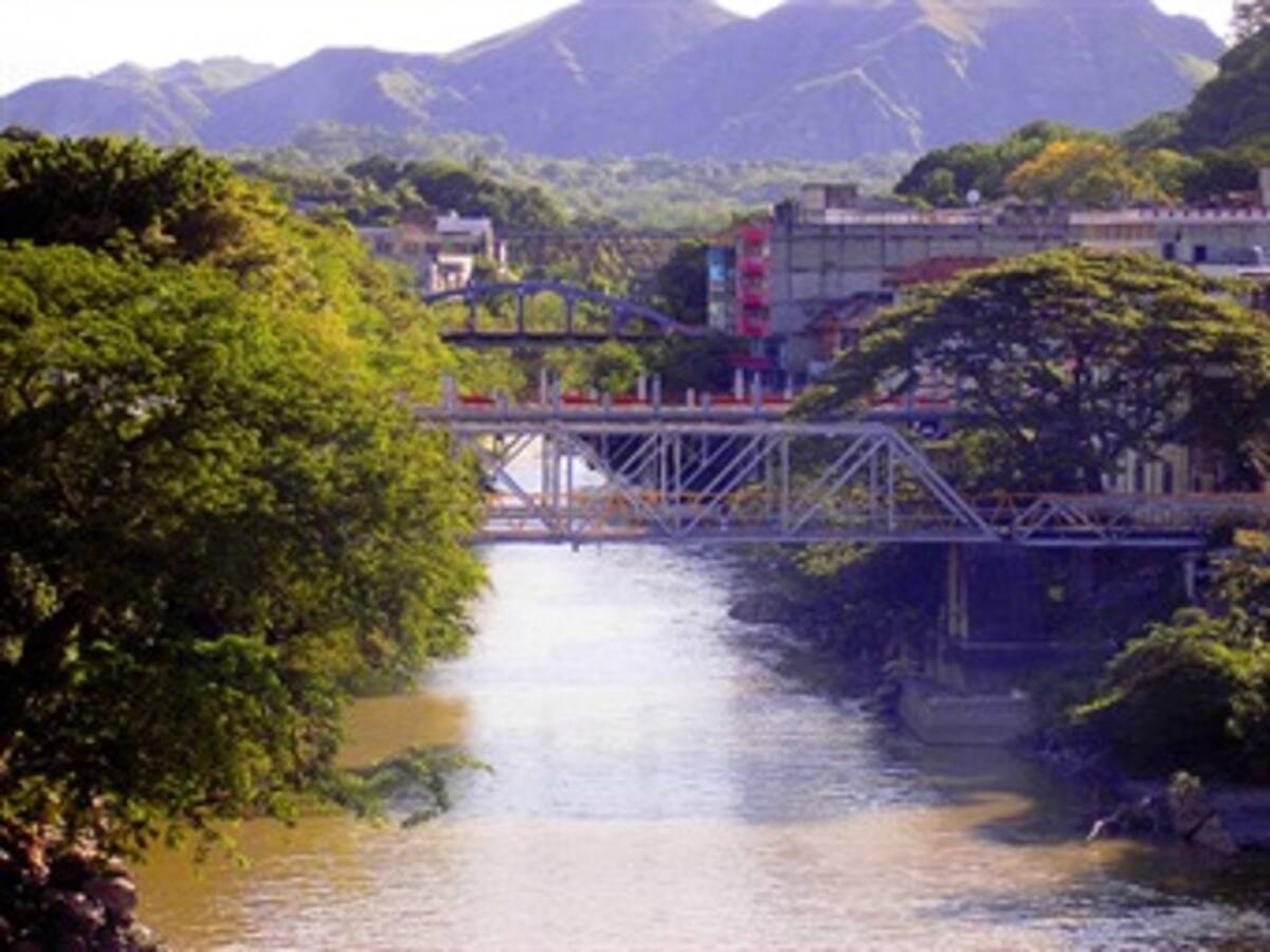 Emergencia por creciente del río Gualí en Honda. 300 personas damnificadas