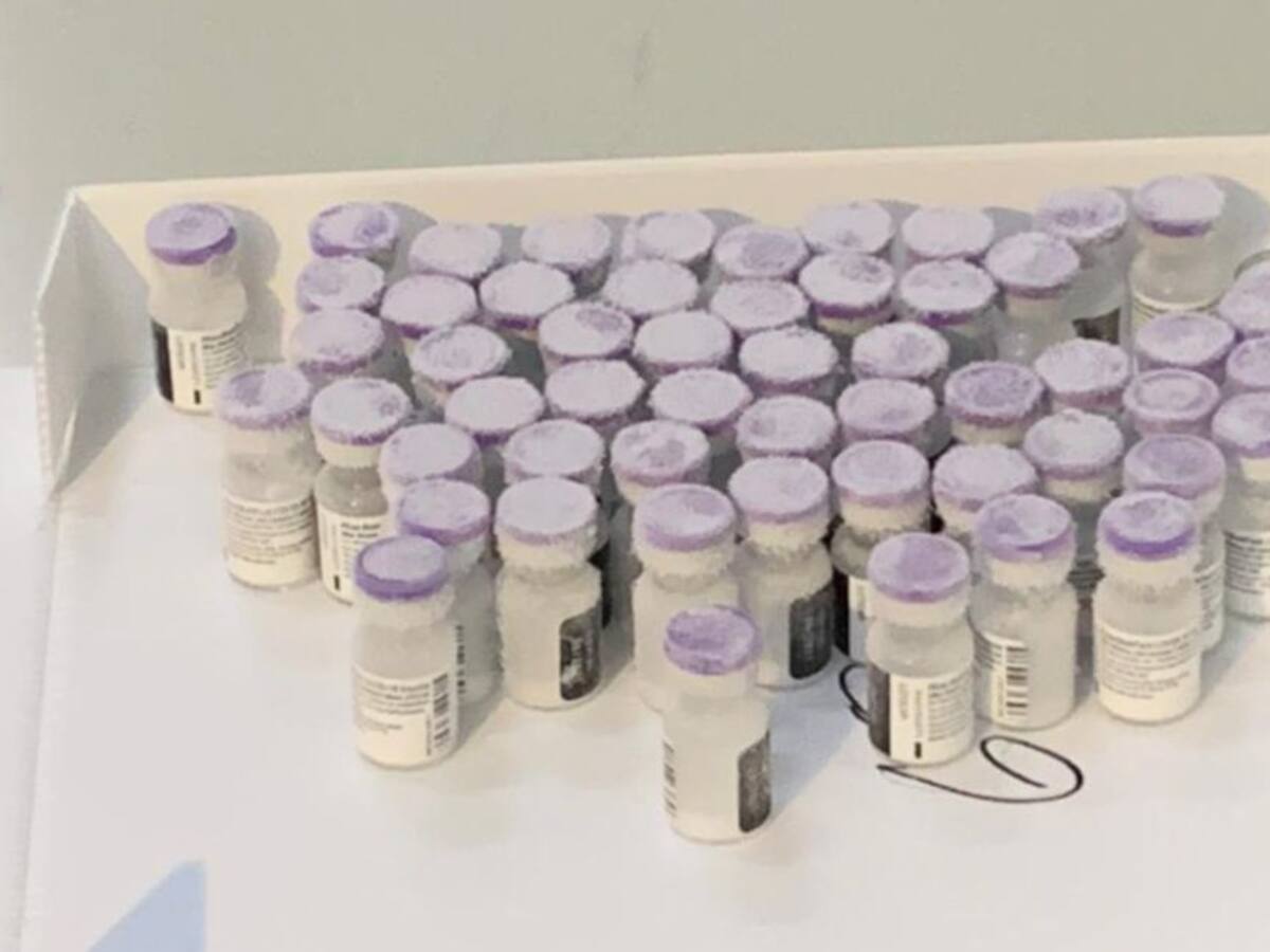 Se pierden más de 100 vacunas de Pfizer por romper cadena de frio en Cali