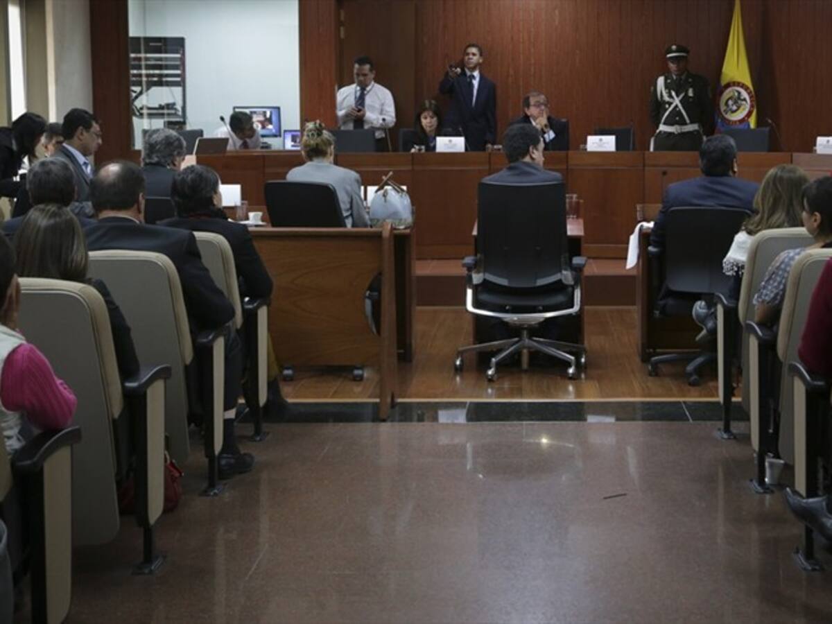 Involucrados en defraudación de pensiones de Colombianos deben ir a la cárcel: víctimas