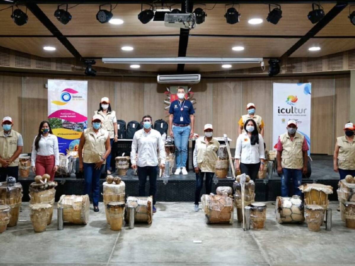 Gobernación de Bolívar entrega dotación a 24 bibliotecas del departamento