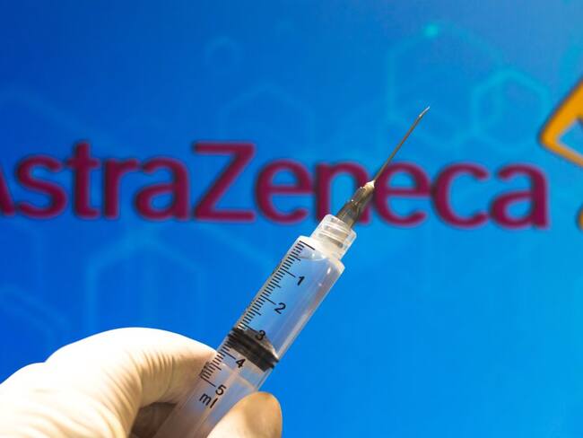 AstraZeneca aceptó estudios conjuntos de su vacuna con Rusia