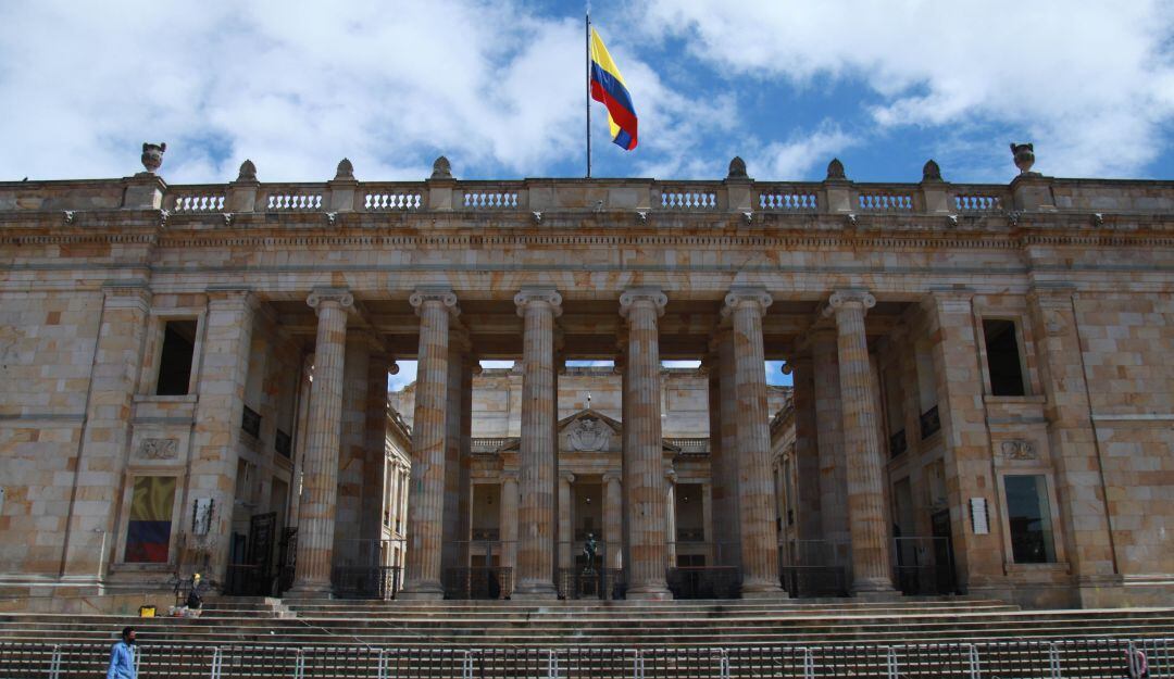 Funcionarias del Congreso pidieron a la candidata Katherine Juvinao retractarse por denuncias sobre acoso sexual al interior del legislativo