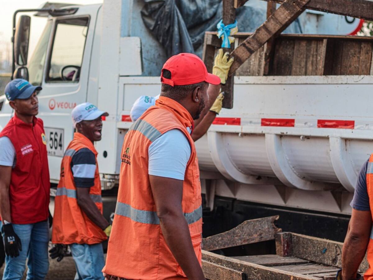 Retiran 12 toneladas de residuos sólidos durante megaoperativo en Bazurto