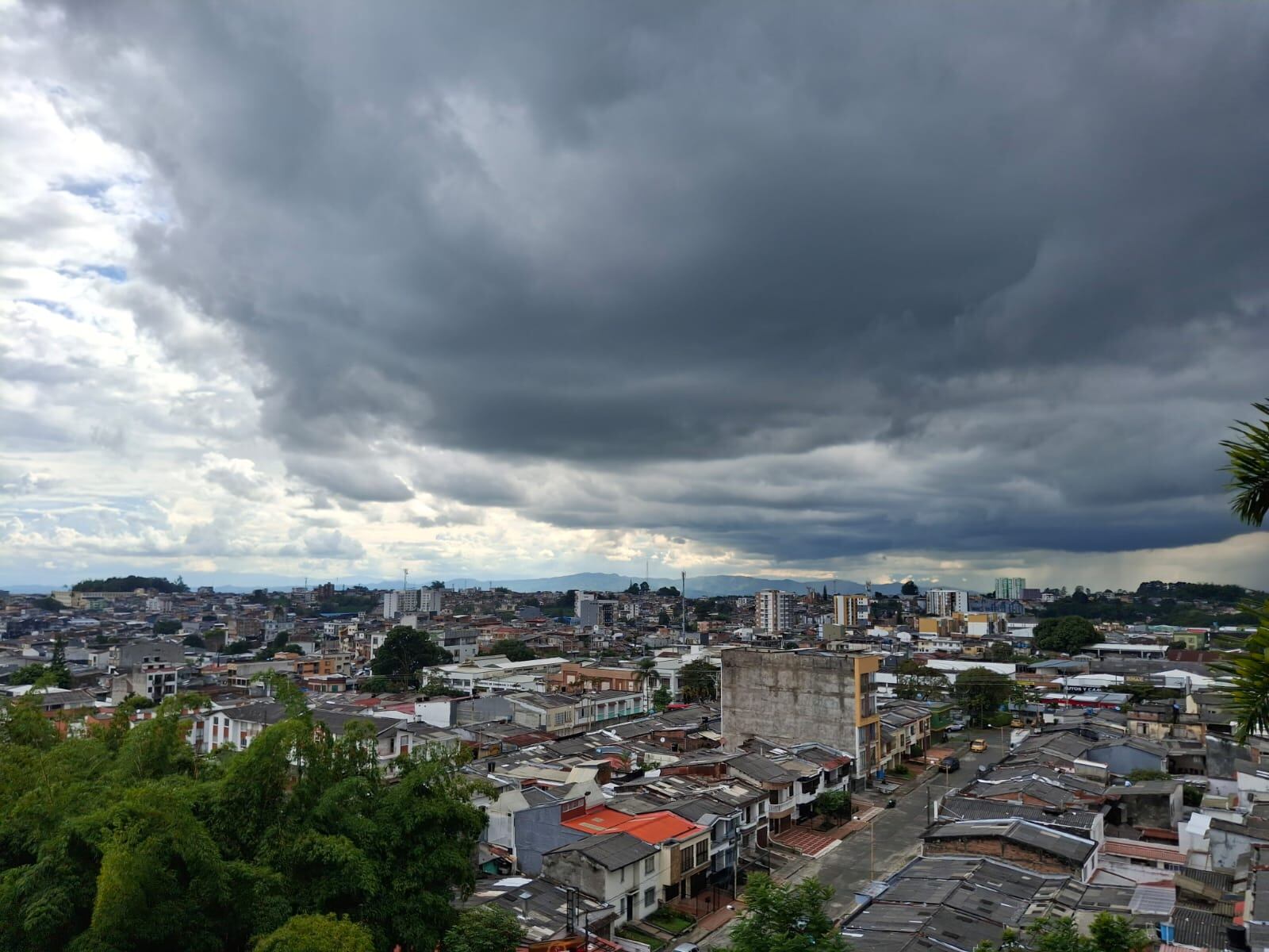 Días de cielo nublado en la ciudad de Armenia. Foto: Vanessa Porras